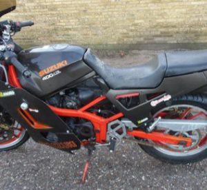 MC Suzuki GSX 400 X