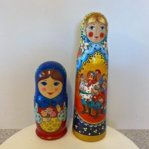 Babuhska dukke 4 stk h 6-20 cm 195kr. Babuhskadukke kan ikke skilles h 32 cm 135kr.