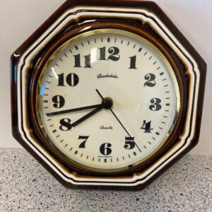 Schmeckenbecher qurts retro vægur i keramik nr. 4249, brunt med hvidt 175kr. Gorgi dobbeltdækker bus med brugsspor made in St. Britain vejl. pris 125kr. #multiloppen