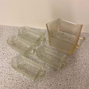 Poncet glasskuffer 1 stk 10x13x17 cm med lidt afslag 110kr. 4 stk 4,5x6x24 cm vejl. pris 75kr. pr stk #multiloppen