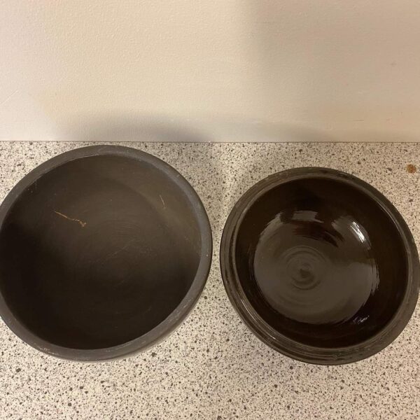 Keramik æg 2 skåle i en mørkebrun med mønster i beige h 16 cm Ø 14 cm vejl.pris 125kr. #multiloppen - Image 3