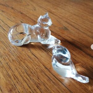 Kat og fugl i tjekkisk glas vejl.pris kr. 45/25 (lille usynlig afslag på det ene øre) #unikkelopper