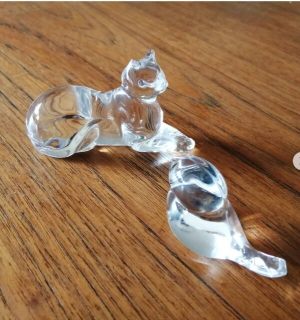 Kat og fugl i tjekkisk glas vejl.pris kr. 45/25 (lille usynlig afslag på det ene øre) #unikkelopper