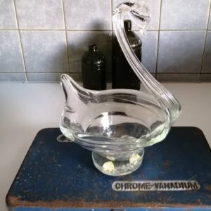 Høj smuk svane-skål i pustet glas vejl.pris kr. 175 #unikkelopper