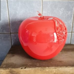 Stort smukt glasæble. Ca 17x17 cm og hult. Ingen skår eller ridser vejl.pris kr. 165 #unikkelopper