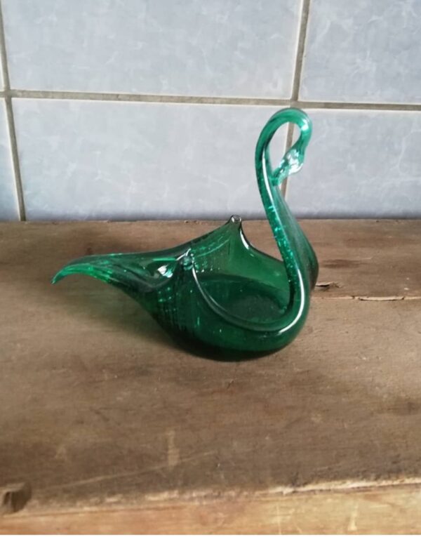 Meget smuk aflang skål og glassvane |vejl.pris kr 75 for skålen og kr 55 for svanen #unikkelopper - Image 2